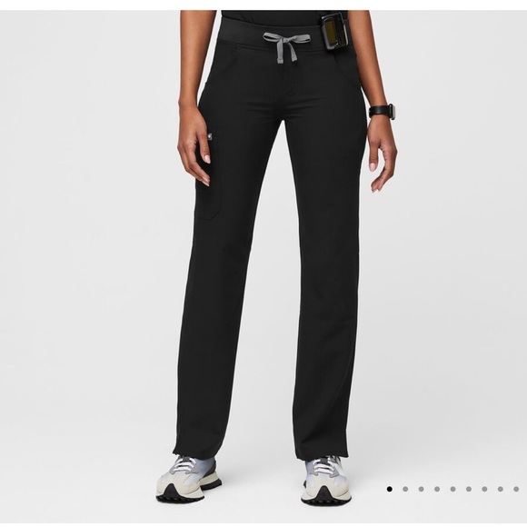 Figs Pants - Figs Kade Cargo Scrub Pants Size small XS petite